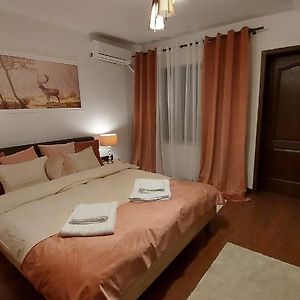 Camera grande con letto king size